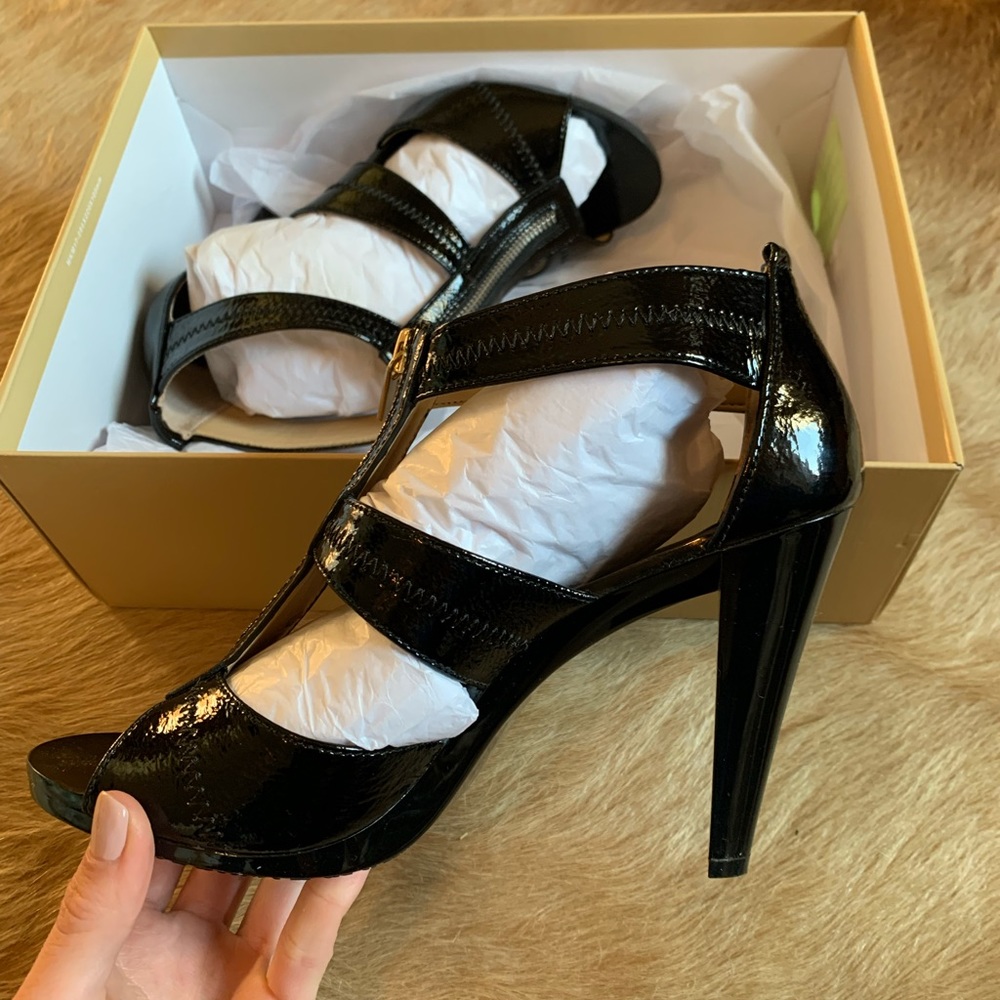 Michael Kors Berkley T strap black patent heels Size 8
